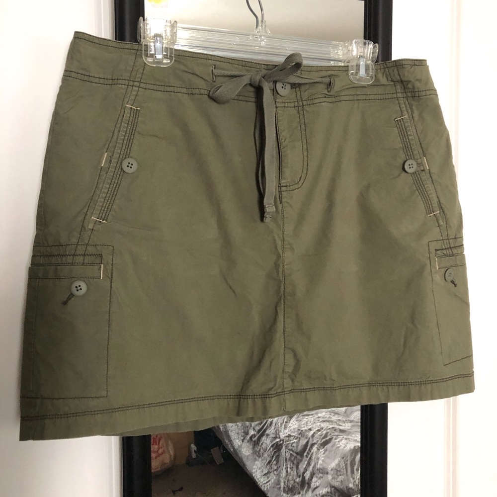 Lane Bryant above knee khaki green skort